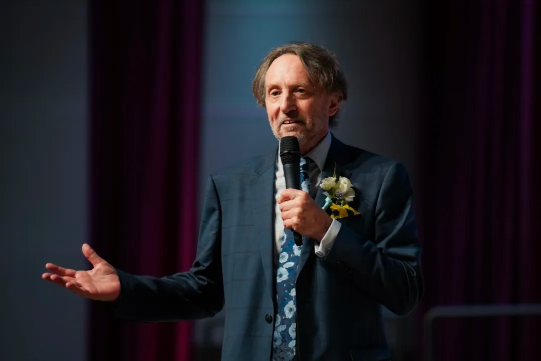 Geoff Cocksworth  深圳市前海國(guó)王國(guó)際學(xué)校創(chuàng)?？傂ｉL(zhǎng)